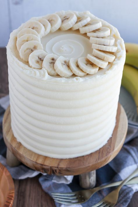 Banana Cake with Cream Cheese Buttercream - Baking with Blondie Banana Cream Pie Cake, Banana Cream Filling, Baking With Blondie, Banana Cakes, Layer Cake Filling, Banana Split Cake, Cream Cheese Buttercream, Gourmet Cakes, Tall Cakes