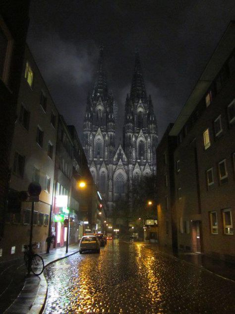 Late Night Street to Cologne Cathedral ~ Germany Goth Architecture, Dress Event, John Williams, Visit Germany, Cathedral Architecture, Cologne Germany, Pretty Landscapes, Gothic Architecture, Germany Travel