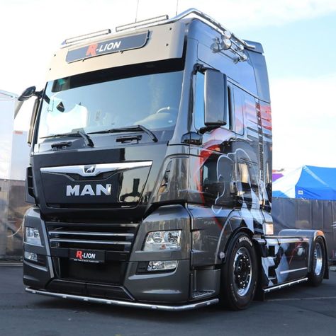 MAN Truck & Bus Ireland 🇮🇪 (@MANTruckBusIre) on Twitter Truk Besar, Man Truck, Man Trucks, Vehicle Signage, Camper Boat, Show Trucks, Truck Art, Volvo Trucks, Rc Trucks