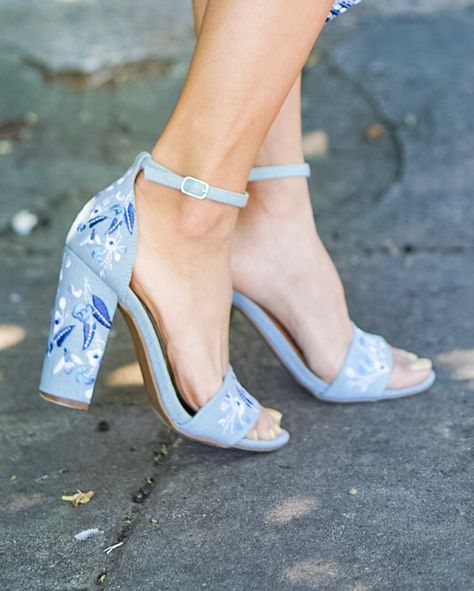 Blue Block Heels, Book Fashion, Houston Fashion, Modern Sandals, Gorgeous Heels, Ootd Inspo, Fancy Shoes, Block Heel Sandals, Pretty Shoes