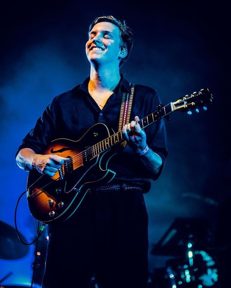 2018 - George Ezra. Definitely want to see this guy Georgie Porgie, George Ezra, G Eazy, Movie Soundtracks, The Perfect Guy, Jon Bon Jovi, Mp3 Music, Music Legends, Music Store