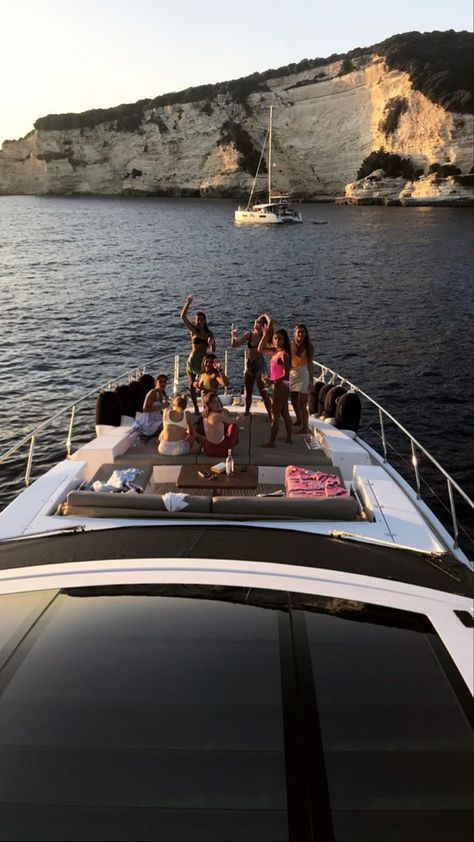 Freetime Activities, Super Rich Kids, Super Rich, Life Vision Board, Life Vision, Luxury Lifestyle Dreams, Yacht Design, Future Lifestyle, Rich Kids