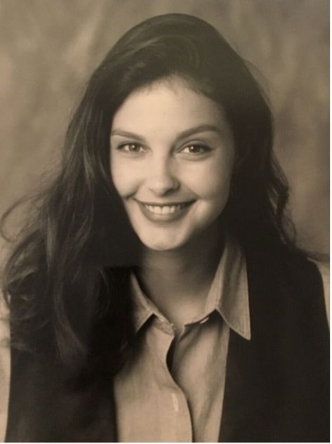 Ashley Judd 90s, Ashley Judd Young, Ashley Judd, 90s Vibes, Female Celebrities, Ruby Rose, Indian Actress Hot Pics, Divergent, Iconic Women