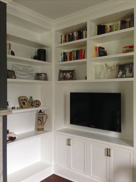 Corner built in bookshelves with tv Media Wall With Corner Shelves, Tv In A Bookcase, Corner Built In Shelves For Tv, Corner Bookshelves With Tv, Corner Built In For Tv, Craftsman Shelves, Corner Built In Bookshelves, Built In Bookshelves With Tv, Built In Corner Tv Cabinet