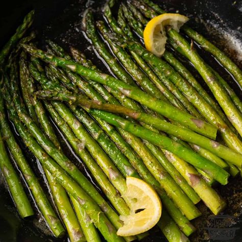 Pan-Fried Asparagus - Sunday Supper Movement Asparagus On The Stove, Pan Fried Asparagus, Fried Asparagus, Saute Asparagus, Lemon Asparagus, Asparagus Fries, How To Cook Asparagus, Prime Rib Roast, Glazed Carrots