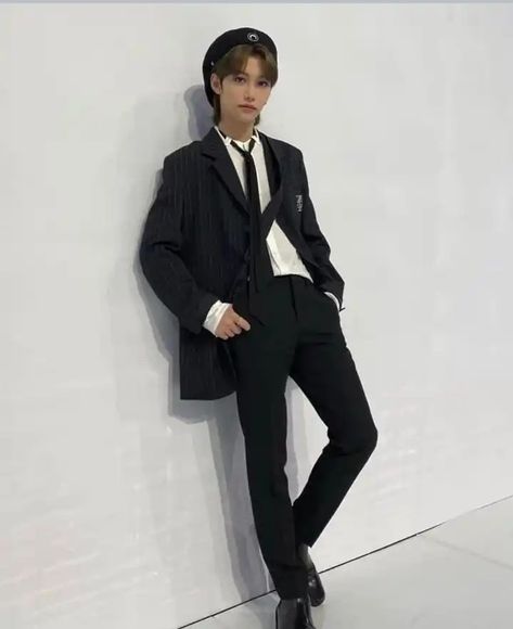 Felix Full Body Pic, Body Pic, Lee Felix, Felix Stray Kids, Full Body, Normcore, Thread, Like New, Pants