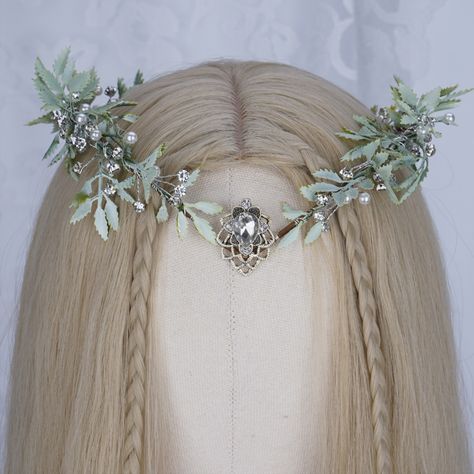 Fantasy Wedding Tiara, Elvish Tiara Wedding, Fairy Wedding Dress Green, White Elf Dress, Green Fairy Wedding Dress, Fairy Wedding Dress Woodland, Woodland Fairy Wedding Dress, Green Wedding Dress For Bride, Green And White Wedding Dress