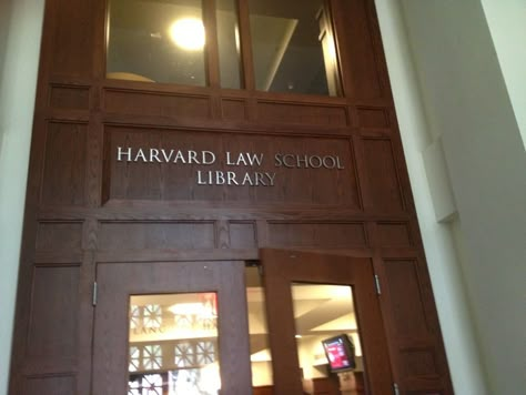 Law School Library, Law School Life, Future Lawyer, Law School Inspiration, My Future Job, Beauty And Brains, Harvard Law School, Harvard Law, Studying Law