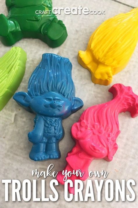 Diy Trolls Birthday Party, Trolls Party Favors, Queen Poppy, Movie Crafts, Crayon Crafts, Trolls Party, Trolls World Tour, Trolls Birthday Party, Poppy And Branch