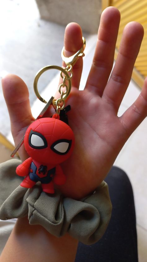 Clay Modelling Ideas Easy, Spiderman Clay Art, Marvel Clay Ideas, Clay Spiderman, Clay Idea, Genius Hour, Clay Keychain, Easy Canvas, Easy Canvas Art