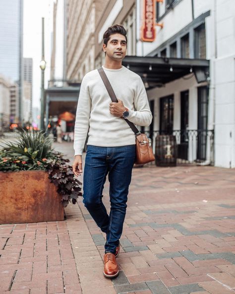 YASH on Instagram: “For all-day comfort, style and versatility this fall these @colehaan ØriginalGrand Wingtip Oxford are perfect. Their lightweight energy…” Cole Haan Mens Shoes Outfit, Cole Haan Outfit, Oxford Shoes Outfit Men, Men Street Outfit, Oxfords Outfit, Cole Haan Mens Shoes, Boots Men Outfit, Mens Brown Boots, Cole Haan Boots