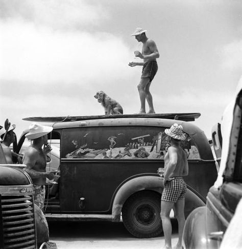 Beach bums, San Onofre, Calif., 1950. San Onofre, Surfing Tips, Mavericks Surfing, Dog Magazine, Surf Poster, Surfer Dude, Surf Shack, Hang Ten, Vintage Surf