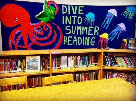 Summer library display Summer Library Displays, Library Book Displays, Book Displays, Library Display, Reading Library, Kids Library, Bulletin Board Decor, Spring Forward, Library Displays