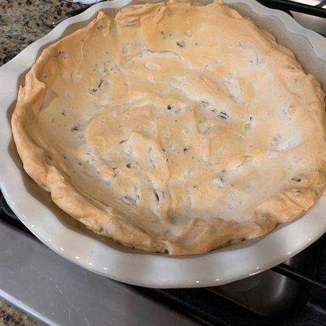 Meringue Crust, Cooking Keto With Kristie, Dream Pie, Pastry Pie Crust, Dairy Free Keto Recipes, Baked Meringue, Tummy Yummy, Thm Desserts, Chocolate Dreams