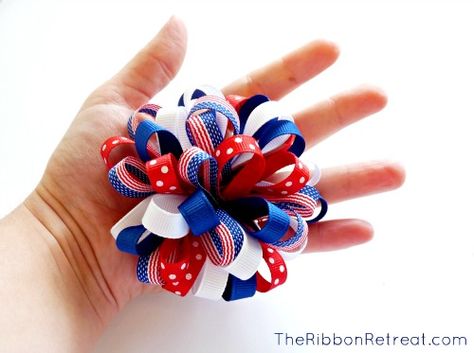 Loopy bow using 40 pieces of 3/8 inch ribbon. Loopy Bow, Ribbon Sculptures, Hair Bow Tutorial, Diy Bows, Bow Headband Hairstyles, Bow Tutorial, Handmade Hair Bows, Bow Accessories, Ribbon Hair Bows