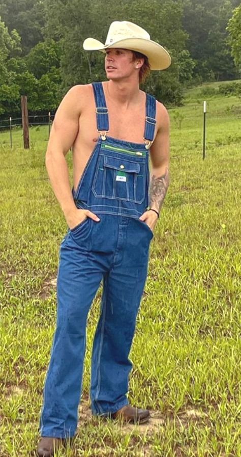 Overalls Outfit, Cowboy Outfits, Country Men, Outfits With Hats, Country Boys, Country Outfits, Dungarees, Eye Candy, Cowboy Hats