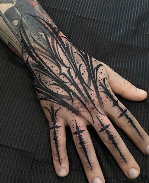 Gotik Tattoo, Feminine Tattoo Sleeves, Hand And Finger Tattoos, Wicked Tattoos, Calligraphy Tattoo, Biomechanical Tattoo, Metal Tattoo, Irezumi Tattoos, Lace Tattoo