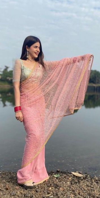 Tv Actress In Saree, Gal Gadot Style, Actress In Saree, Saree Pose, Jigyasa Singh, Discrete Mathematics, Simple Saree Designs, New Saree Blouse Designs, Wedding Saree Blouse Designs