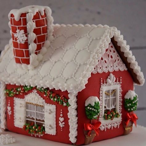 Gingerbread house White Gingerbread House, White Gingerbread, Ginger Bread House Diy, Christmas Gingerbread Houses, Gingerbread Creations, Gingerbread House Designs, Gingerbread House Cookies, Gingerbread Diy, Gingerbread House Ideas