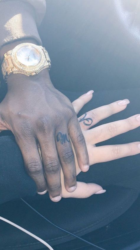 Matching Tats For Couples, Couple Tat, Couple Matching Tattoo, Tattoos Infinity, Tattoos Geometric, Matching Couple Tattoos, Stylist Tattoos, Matching Tattoo, Black Couples Goals