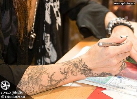 Sugizo's Tattoo Dir En Grey, Grey Tattoo, Visual Kei, Infinity Tattoo, Jesus Fish Tattoo, Tatting, Feel Free, Tattoos