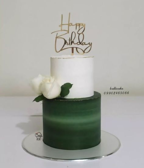 Dark Green Birthday Cake, Home Bakery Design, Wedding Cake Green, Green Birthday Cakes, 25 Anniversary Cake, White Birthday Cakes, Green Wedding Cake, Tier Cakes, 21st Cake