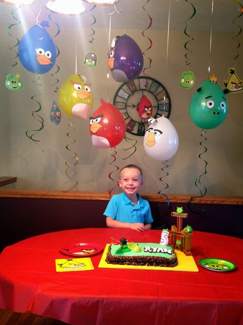 Angry Birds Theme Birthday Party, Angry Bird Party Ideas, Angry Bird Party, Angry Birds Birthday Theme, Angry Bird Birthday, Angry Birds Decorations, Angry Bird Birthday Party, Angry Birds Birthday, Angry Birds Birthday Party Ideas