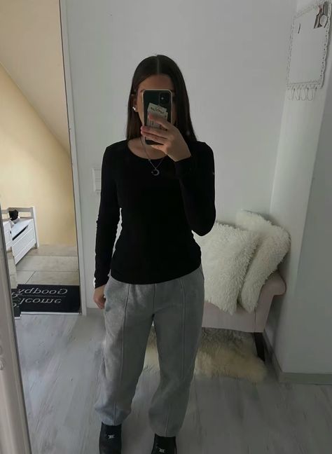 black airforce Outfit 
Grey Jogging Outfit Trainerhosen Outfit, Fits With Black Air Forces, Black Air Forces Outfit, Outfit Air Force 1 Black, Outfits With Black Air Forces, Black Air Force Outfit, Zara Girls Outfits, Black Af1 Outfit, Air Forces Outfit