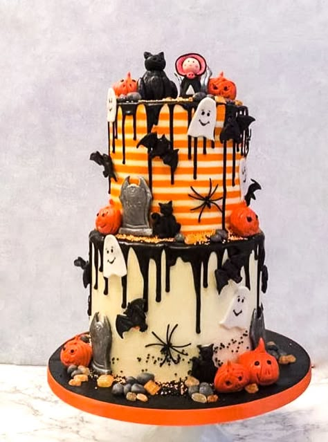 Vintage Halloween Cake Ideas, Halloween Two Tier Cakes, Halloween Cake 2 Tier, Halloween Cake Inspiration, 3 Tier Halloween Cake, Tiered Halloween Cake, Halloween Theme Cakes Ideas, 2 Tier Halloween Cake, Haunted House Cake Ideas