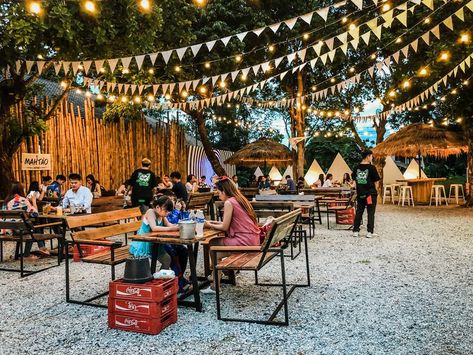 Backyard Restaurant Ideas, Patio Restaurant Ideas, Outside Restaurant Patio Ideas, Outdoor Cafe Design Low Budget, Open Cafe Outdoor Design, Outdoor Bar Restaurant, Open Cafe, Garden Ideas Patio, Beer Garden Design