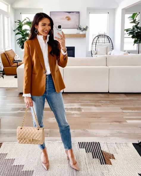 Tan Blazer And Jeans Outfit, Brown Blazer Fall Outfit, Suede Blazer Outfit Women, Brown Corduroy Blazer Outfit, Caramel Blazer Outfit, Rust Blazer Outfit, Light Brown Blazer Outfit, Camel Blazer Outfits Women, Tan Blazer Outfits