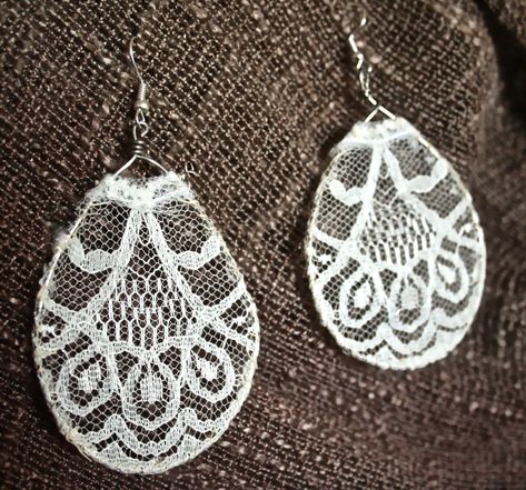 Diy Lace Earrings, Button Projects, Hairpin Lace Crochet, Artsy Ideas, Crochet Geek, Lace Earrings, Lace Jewelry, Wedding Tattoos, Bead Loom Patterns