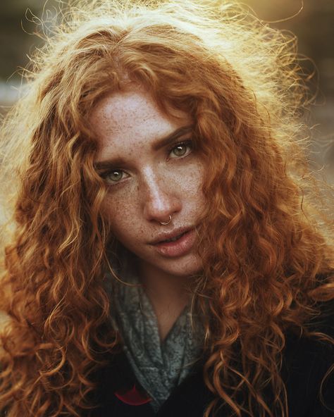 Ethereal And Atmospheric Female Portraits By Alessio Albi Female Character Inspiration Red Hair, 13 Treasures, Morgan Crabtree, Tan Redhead, Red Ombre Hair, Short Red Hair, Beautiful Freckles, Red Haired Beauty, Curly Hair Photos