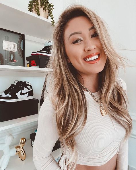 Lauren Riihimaki, Celebrity Families, A Boyfriend, Inspirational People, Interesting Facts, Facts About, Hair Hacks, Style Me, Cute Outfits