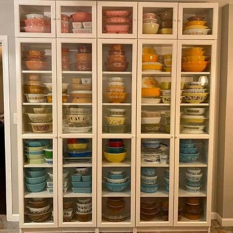 "This Is My Beloved Vintage Pyrex Collection! Every Single Piece Has Been Found At A Thrift Store, Antique Store Or Garage Sale (With The Exception Of My Late Grandmother's Set In The Top Right Corner)! I've Been Collecting For Over 7 Years & I'm Ashamed To Say That This Isn't Even All Of It" Suitcase Doll House, Best Thrift Store Finds, Antique Dishes Collectible, Glassware Display, Vintage Pyrex Collection, Pyrex Display, Vintage Pyrex Dishes, Antique Booth Displays, Pottery Plant Pot