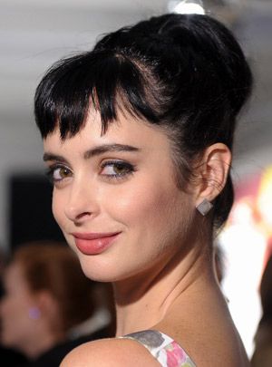 Not sure how to wear your hair with bangs? Krysten Ritter's high ponytail gives the illusion of a large chignon without looking retro. Wedding Updo High, Hair Wedding Updo, Updo High, Baby Bangs Long Hair, Rockabilly Hair, Short Bangs, Haircut Inspiration, How To Style Bangs, Hair Wedding