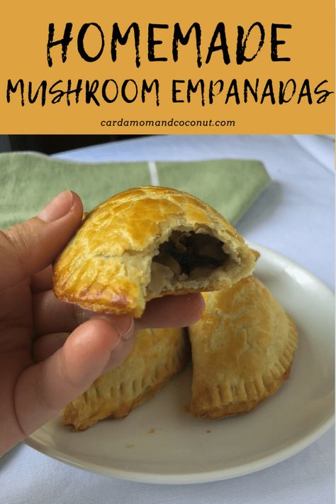 Mushroom Empanadas, Knish Recipe, Empanada Recipes, Vegan Empanadas, Mushroom Filling, Cook Vegetarian, Bulk Cooking, Dumpling Maker, Mexican Night