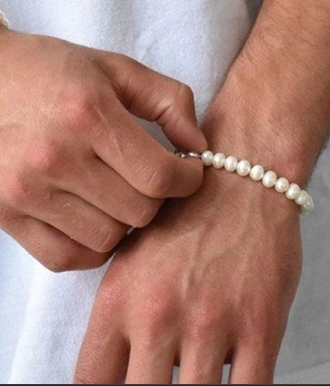 Mens Bracelet Aesthetic, Mens Pearl Bracelet, Personal Ornaments, Bracelet Aesthetic, Girly Bracelets, Accessories 2023, Wrist Jewelry, Cleaning Jewelry, Pearl Bracelet