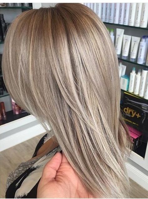 Pinterest // EllDuclos Tmavý Blond, Blond Cenușiu, Blond Beige, Ash Blonde Hair, Ombré Hair, Brown Blonde Hair, Hair Color And Cut, Great Hair, Blonde Hair Color