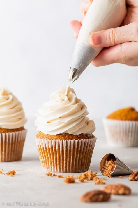 Vegan Maple & Pecan Cupcakes [SPONSORED] - These vegan maple & pecan cupcakes will set off fireworks on your taste buds, with melt-in-the-mouth pecan cupcakes, a fluffy maple frosting and a centre of luscious maple spread. Plus, the recipe has no egg replacements, and did I mention the cupcakes are absolutely gorgeous? Vegan cupcakes. Vegan buttercream frosting. Vegan dessert recipes. Dairy free cupcakes. Maple syrup recipes. Pecan recipes. #vegan #cupcakes Frosting Photography, Dessert Recipes Dairy Free, Vegan Cupcake Recipe, Pecan Cupcakes, Vegan Buttercream Frosting, Vegan Cupcake Recipes, Dairy Free Cupcakes, Vegan Cupcake, Food Photography Cake