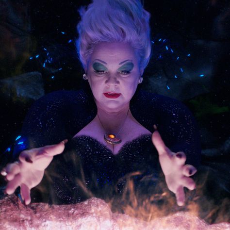 How drag queen icon Divine inspired The Little Mermaid's Ursula Check more at https://americawebmart.com/how-drag-queen-icon-divine-inspired-the-little-mermaids-ursula/ Ursula Makeup, Little Mermaid Makeup, Nails Latina, 2023 Review, Fall Disney, Nails Basic, Christmas Yellow, Nails Round, Little Mermaid Live Action