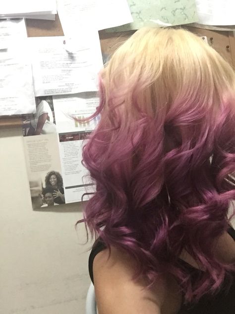 Dark Purple Roots Blonde Hair, Blonde Hair With Dyed Ends, Blonde Roots Colored Ends, Reverse Ombre Hair, Haircut Lob, Long Hair Straight, Marcel Waves, Blonde Hair With Roots, Haircut Bob