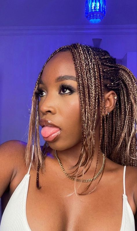 Amy Okoli Braids, Small Layered Braids, Box Braids Hair Color Ideas, Small Braids For Black Women, Layered Box Braids, Amy Okoli, Small Box Braids Hairstyles, Braids Hairstyles For Black Women, Black Women Braids