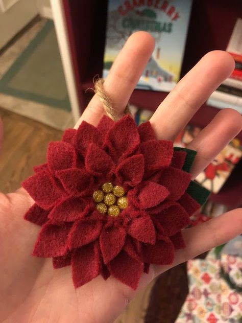 Felt Flower Christmas Ornament Felt Christmas Flower, Felt Poinsettia Pattern, Wool Flowers, Flower Christmas, Felt Crafts Christmas, Crafty Christmas, Christmas Felt, Christmas Rose, Flower Ornaments