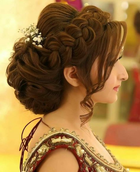 Reception Hairstyles, Pakistani Bridal Hairstyles, Sanggul Modern, Bridal Hairstyle Indian Wedding, Engagement Hairstyles, Beautiful Bridal Hair, Bridal Bun, Bridal Hairdo, Traditional Hairstyle