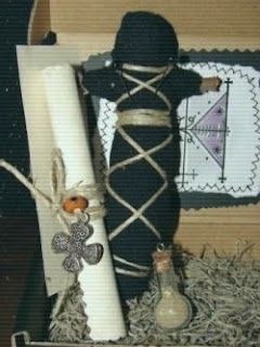 White Magic To Make Someone Think Of You | Ritual Magic Spells Curse Removal, Hoodoo Magic, Hoodoo Conjure, Magic Rings, New Orleans Voodoo, Hoodoo Spells, Ritual Magic, Voodoo Hoodoo, Folk Magic