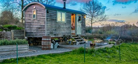 Hut couture at its best! Everything here was created to spoil you from the… Blackdown Shepherd Huts, Hut Images, The Hiding Place, Cabin Houses, Tiny House Rentals, Caravan Life, Hut Ideas, Healing Place, Shepherd Hut