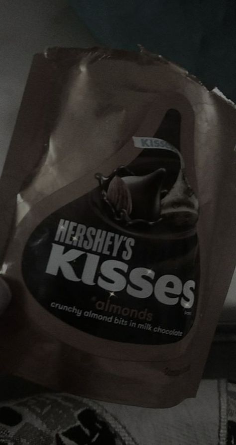 Kiss Me Chocolate, Chocolate Snap, Blurred Aesthetic, Hershey Kisses Chocolate, Girl Mirror, Virat Kohli Instagram, Mirror Shot, Snap Snapchat, Girls Mirror