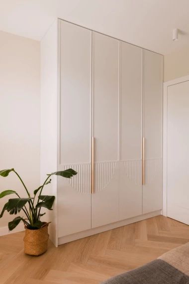 Laminex Wardrobe, Bedroom Wordroab Design, Bedroom Cubbords Ideas, Cubbords Bedroom Design, Fluted Wardrobe, Wordroab Design, Cream Wardrobe, Wardrobe Design Ideas, Modern Cupboard Design