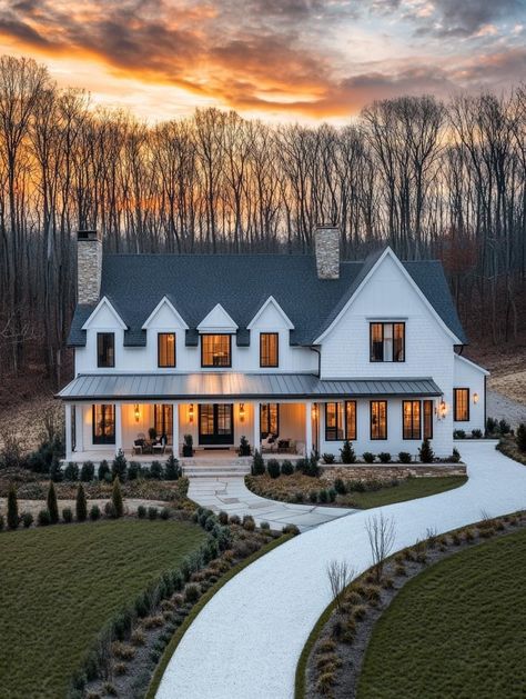 Rich Bloxburg House, Outside Home Design, Cozy Home Exterior, Aesthetic House Exterior, Big Beautiful Houses, Nice Houses, My Dream House, House Ideas Exterior, Pretty Houses